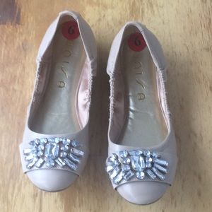 Tan Women’s flats with jeweled toe. Size 6.